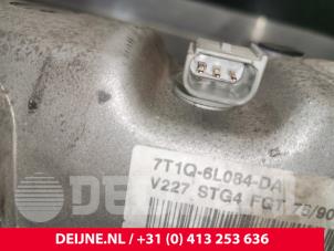 Ford Transit Connect Ventildeckel O62531 foto 4