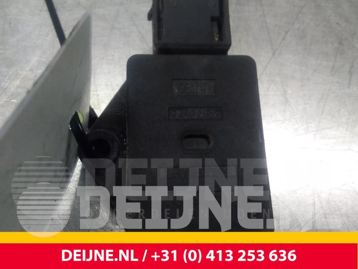 Gebruikte Oliepeil sensor Citroen Jumper (U9) 3.0 HDi 160 Euro 4 Prijs € 30,25 Inclusief btw aangeboden door van Deijne Onderdelen Uden B.V.