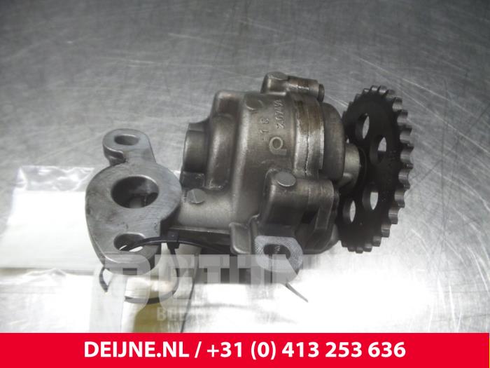 Gebruikte Oliepomp Ford Transit Prijs € 72,60 Inclusief btw aangeboden door van Deijne Onderdelen Uden B.V.