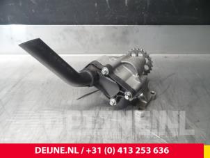 Mercedes Sprinter Oil pump O62722 photo 3