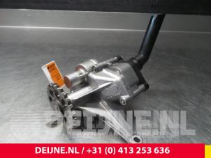 Mercedes Sprinter Oil pump O62723 photo 2