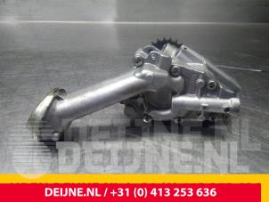 Mercedes Citan Oliepomp O62727 foto 3