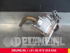 Mercedes Sprinter Oil pump O62730 photo 3