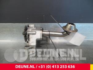 Volkswagen Caddy Oliepomp O62739 foto 2