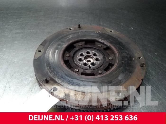 Gebruikte Vliegwiel dubbele massa Iveco New Daily Prijs € 121,00 Inclusief btw aangeboden door van Deijne Onderdelen Uden B.V.
