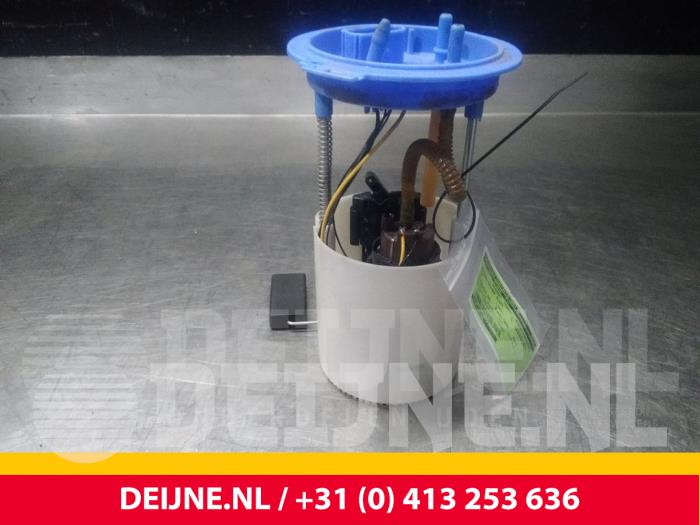 Gebruikte Tank element Pomp Volkswagen Scirocco (137/13AD) 1.4 TSI 160 16V Prijs € 9,00 Margeregeling aangeboden door van Deijne Onderdelen Uden B.V.