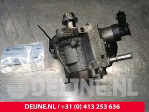 Citroen Berlingo Brandstofpomp Mechanisch O63440 foto 3