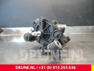 Renault Kangoo Mechanical fuel pump O63472 photo 2
