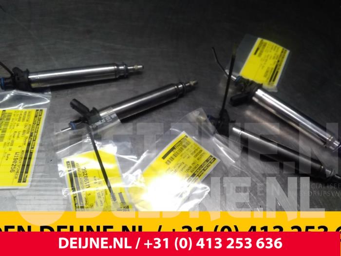 Mercedes C-Klasse Injector (benzine injectie) O64028