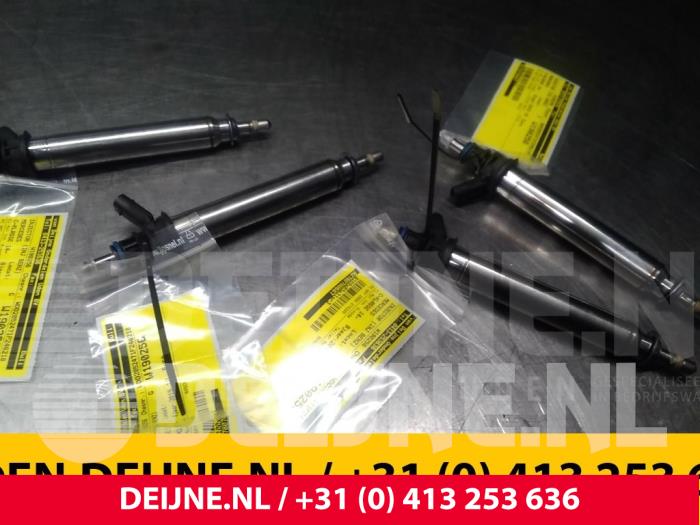 Mercedes C-Klasse Injector (benzine injectie) O64030