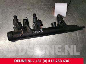 Peugeot 208 Injector (petrol injection) O64038 photo 3