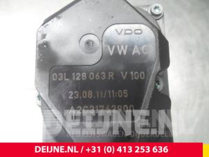 Audi A4 Gasklephuis O64101 foto 3