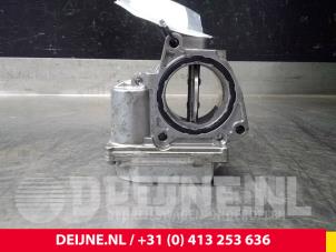 Audi A4 Drosselklappengehäuse O64113 foto 4