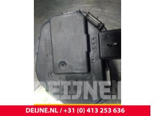 Ford Transit Courier Throttle body O64131 photo 2