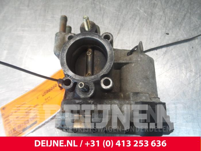 Opel Corsa Gasklephuis O64190