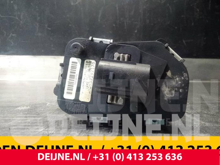 Opel Combo Gasklephuis O64203