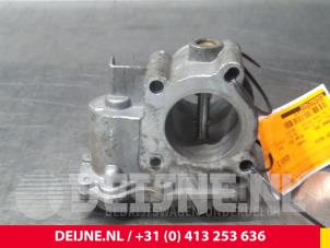 Opel Movano Gasklephuis O64221 foto 2
