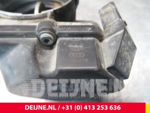 Volkswagen Caddy Gasklephuis O64300 foto 3