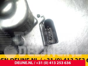 Volkswagen Crafter Drosselklappengehäuse O64347 foto 4