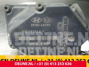 Hyundai H300 Gasklephuis O64382 foto 3