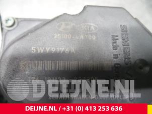 Hyundai H300 Gasklephuis O64384 foto 2