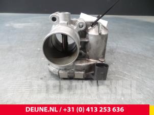 Nissan Primastar Drosselklappengehäuse O64391 foto 2