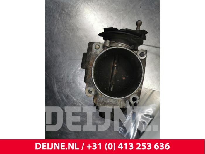 Gebruikte Gasklephuis Renault Laguna I (B56) 2.0 Prijs € 45,00 Margeregeling aangeboden door van Deijne Onderdelen Uden B.V.