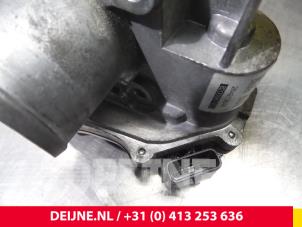 Renault Master Gasklephuis O64502 foto 4