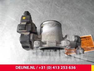 Toyota Hiace Drosselklappengehäuse O64518 foto 2