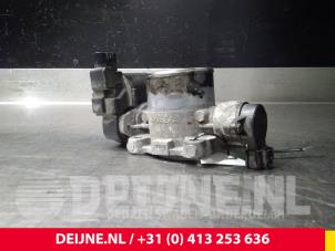 Toyota Hiace Drosselklappengehäuse O64519 foto 2