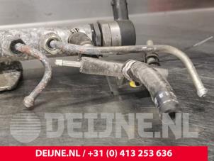 Opel Corsa Einspritzdüse (Einspritzer) O64617 foto 3