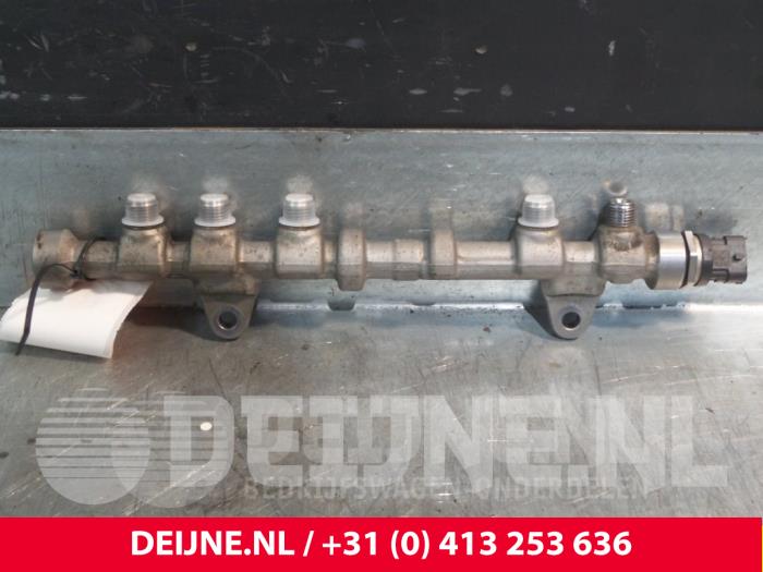 Opel Combo Fuel injector nozzle O64627