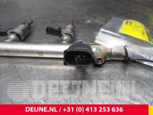 Volkswagen Golf Einspritzdüse (Einspritzer) O64646 foto 3