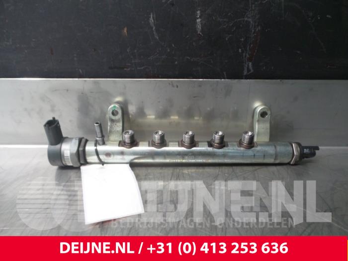 Gebruikte Galerij (Injectie) Landrover Evoque Prijs € 90,00 Margeregeling aangeboden door van Deijne Onderdelen Uden B.V.