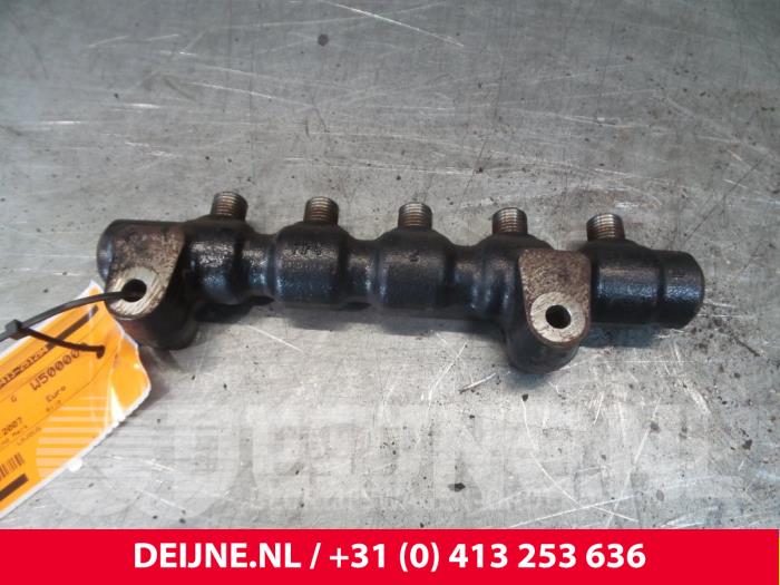 Peugeot Partner Einspritzdüse (Einspritzer) O64684