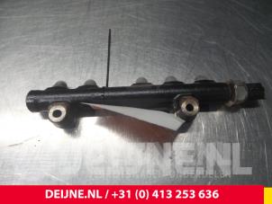 Peugeot Partner Fuel injector nozzle O64688 photo 2
