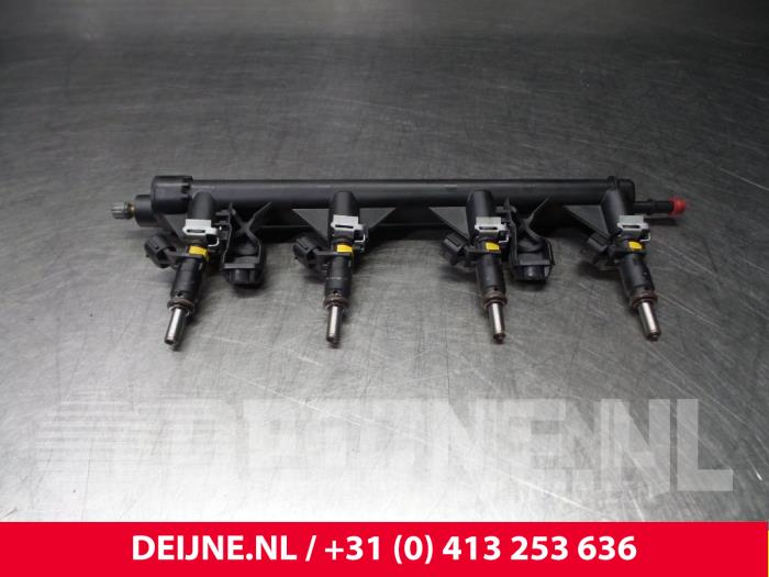 Peugeot 308 Fuel injector nozzle O64691