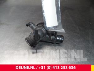 Mercedes Sprinter Thermostat housing O64725 photo 2