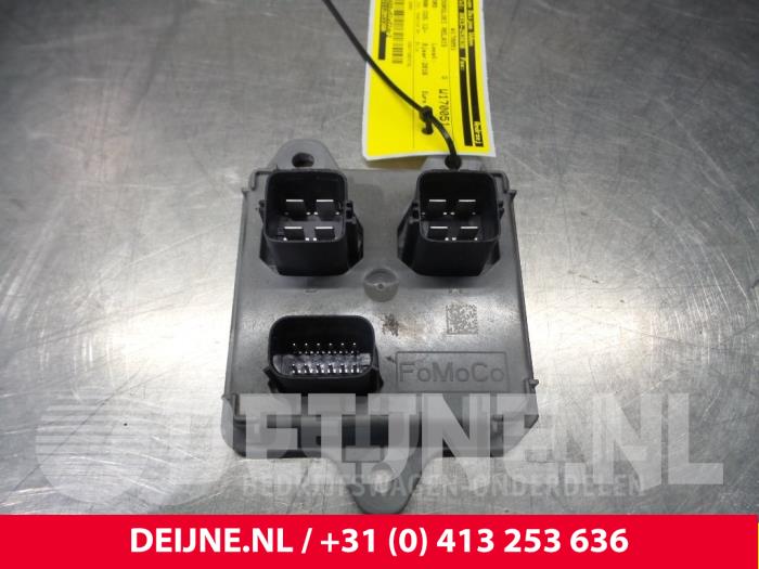 Ford Transit Custom Voorgloei Relais O64734