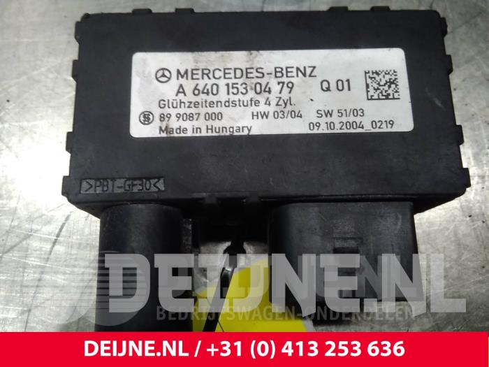 Mercedes A-Klasse Glow plug relay O64741