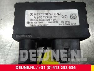 Gebruikte Voorgloei Relais Mercedes A (W169) 2.0 A-200 CDI 16V 5-Drs. Prijs € 19,00 Margeregeling aangeboden door van Deijne Onderdelen Uden B.V.