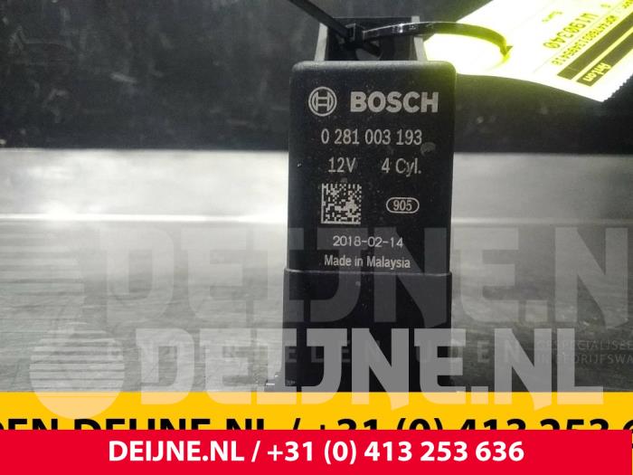 Mercedes Vito Voorgloei Relais O64750
