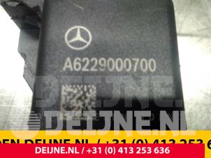 Mercedes Vito Voorgloei Relais O64750 foto 3