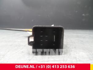 Volkswagen Caddy Voorgloei Relais O64766 foto 3