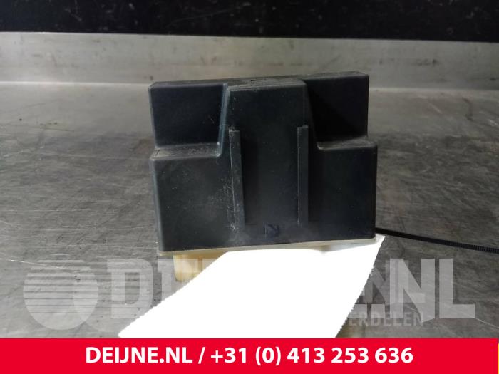 Citroen Berlingo Glow plug relay O64786