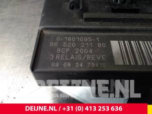 Citroen Berlingo Glow plug relay O64786 photo 4