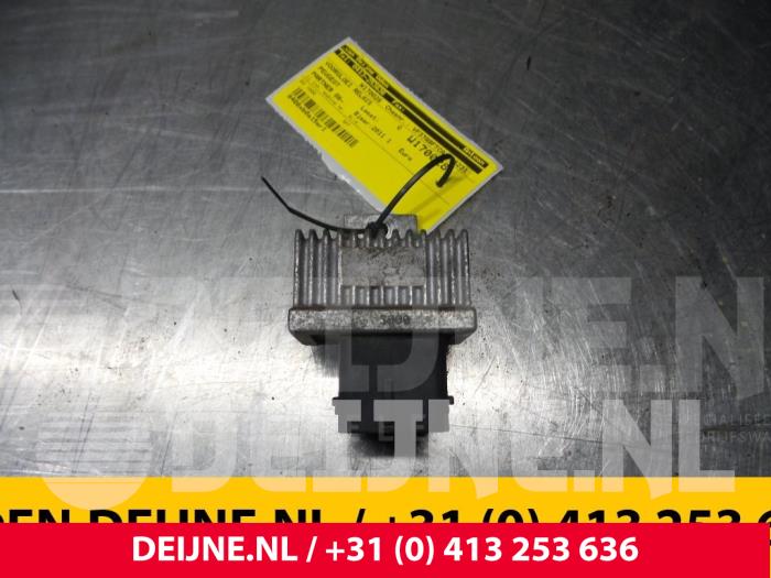 Peugeot Partner Glow plug relay O64797