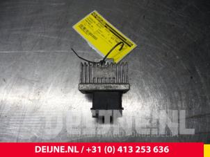 Peugeot Partner Glow plug relay O64797 photo 4