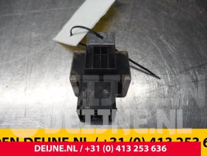 Peugeot Partner Glow plug relay O64797 photo 2