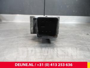 Renault Trafic Vorglührelais O64806 foto 2